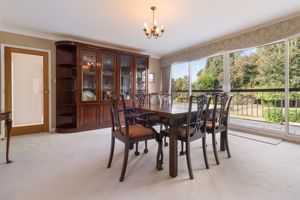 dining room- click for photo gallery
